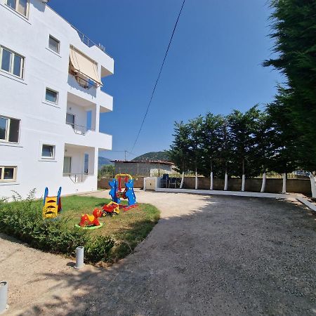 Harizi Apartments Ксамил Екстериор снимка