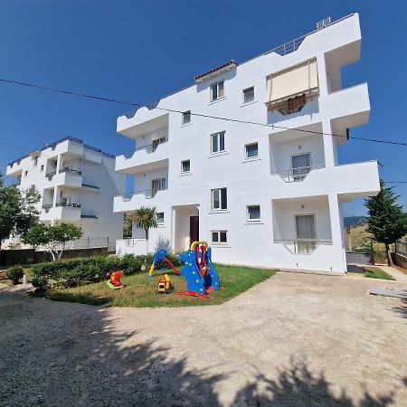 Harizi Apartments Ксамил Екстериор снимка